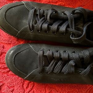 PONY Ladies Black Sneakers Size‎ 8